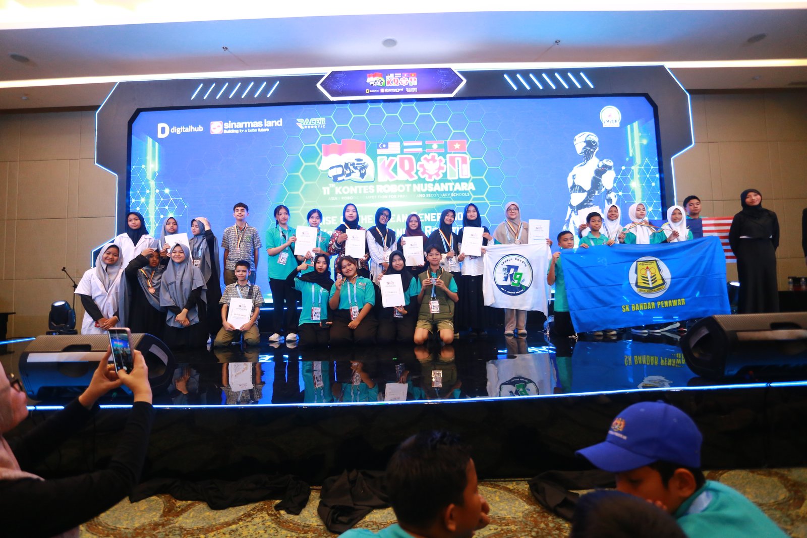 Best Moment 9 - Stage KRON